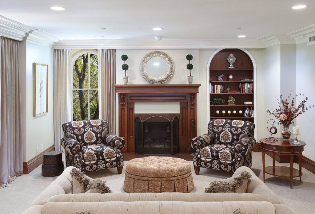 governors-mansion-living-room-drapes-custom-upholster